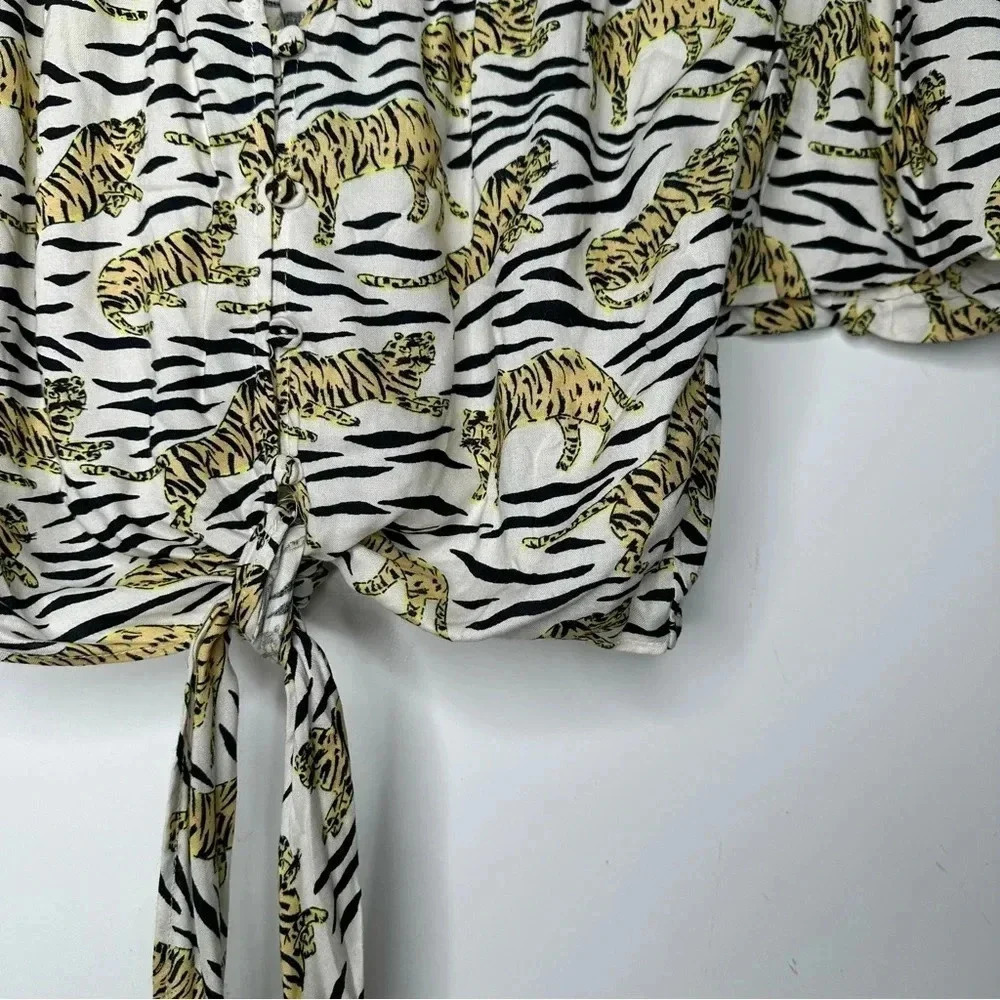 TOPSHOP Nordstrom NWT Tiger Animal Print Puff Sleeve Crop Tie Front Blouse - Picture 6 of 9